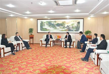 Dirk Reich, CargoluxCEO, visited Henan Civil Aviation Development & Investment Co. Ltd