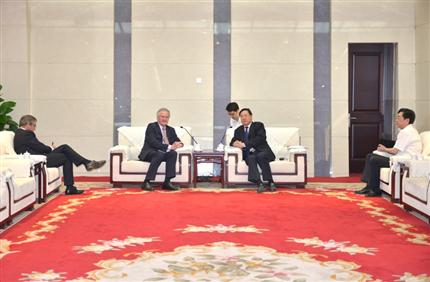 An Huiyuan met guests from Luxembourg and Zhang Mingchao attended the meeting